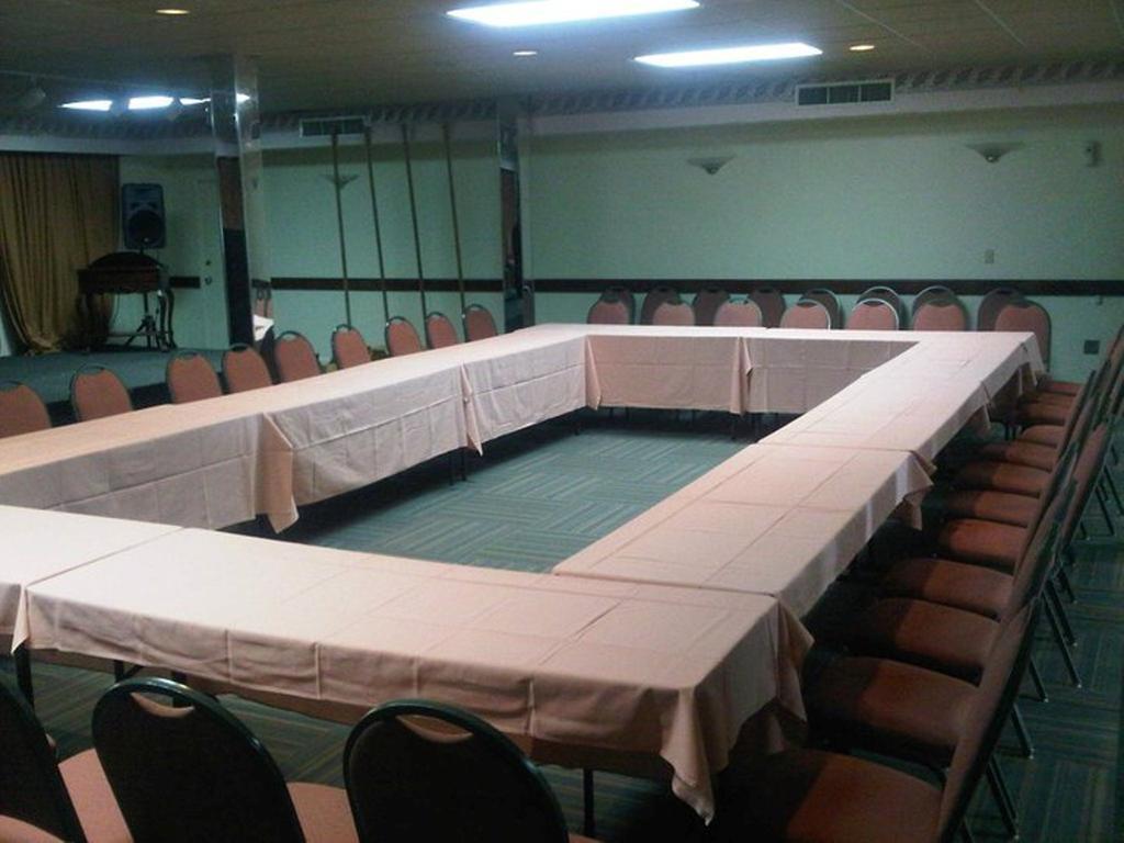 Carl'S Unique Inn & Conference Facilities Симпсън Бей Екстериор снимка