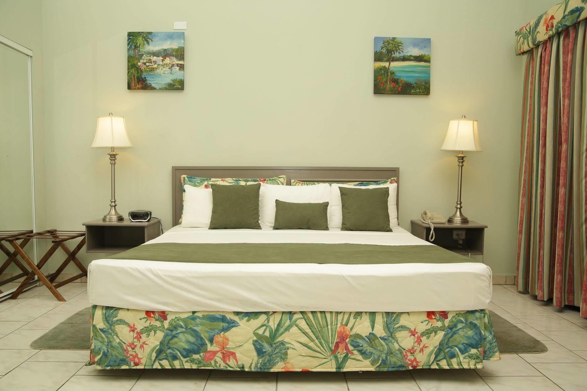 Carl'S Unique Inn & Conference Facilities Симпсън Бей Екстериор снимка