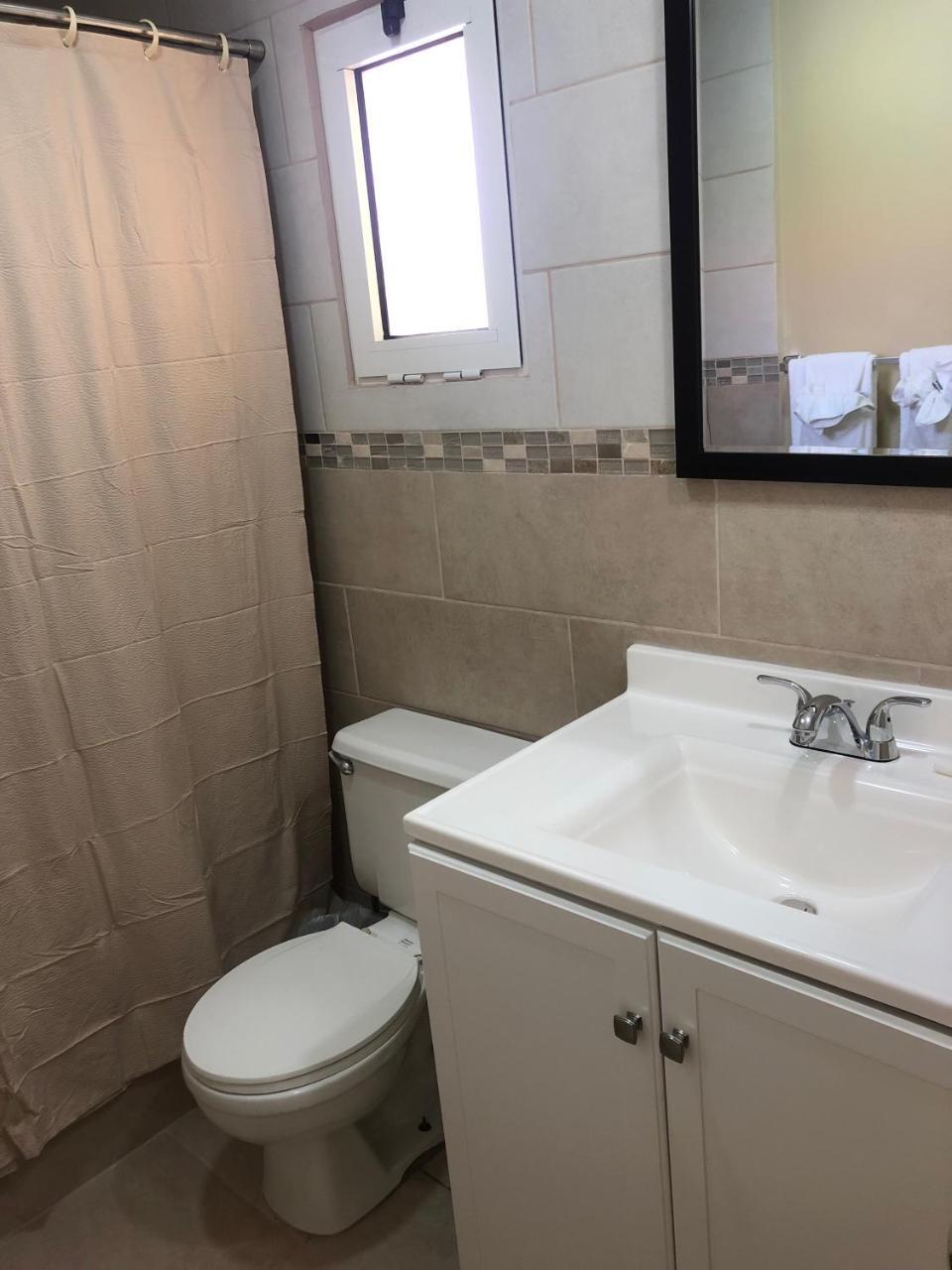 Carl'S Unique Inn & Conference Facilities Симпсън Бей Екстериор снимка