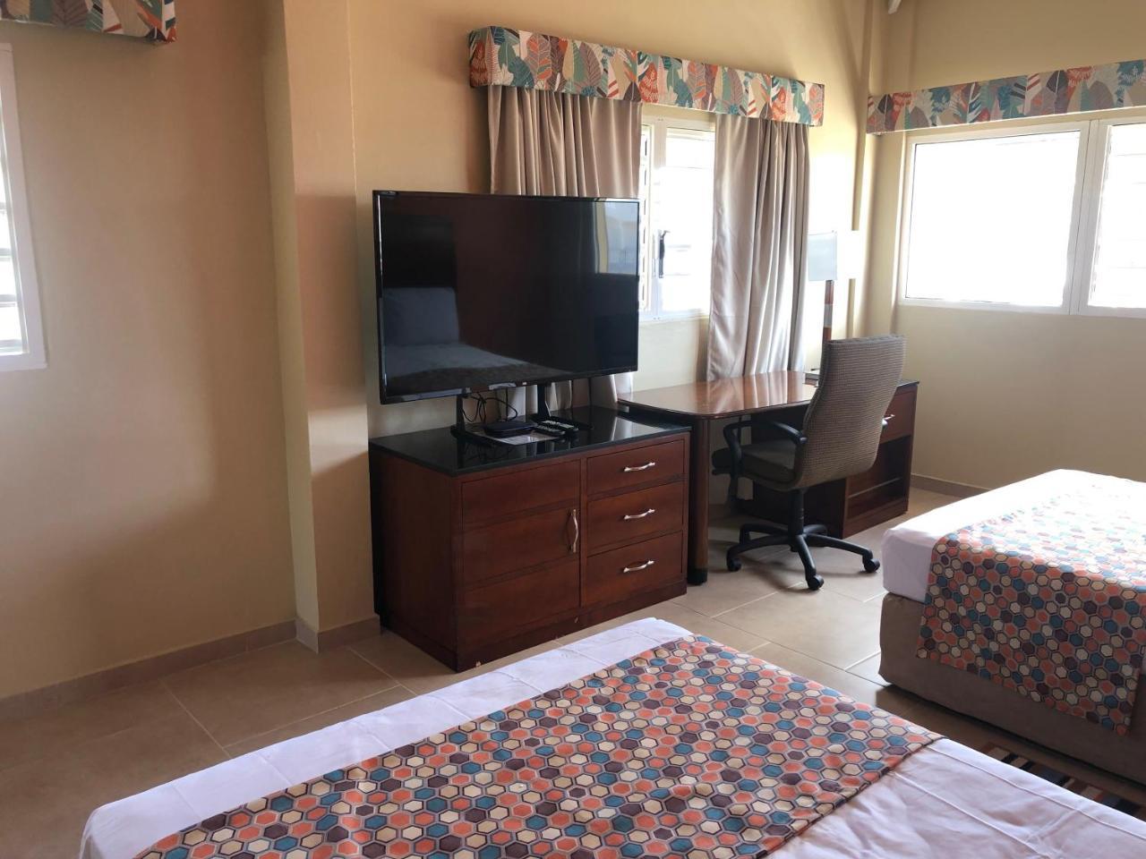 Carl'S Unique Inn & Conference Facilities Симпсън Бей Екстериор снимка