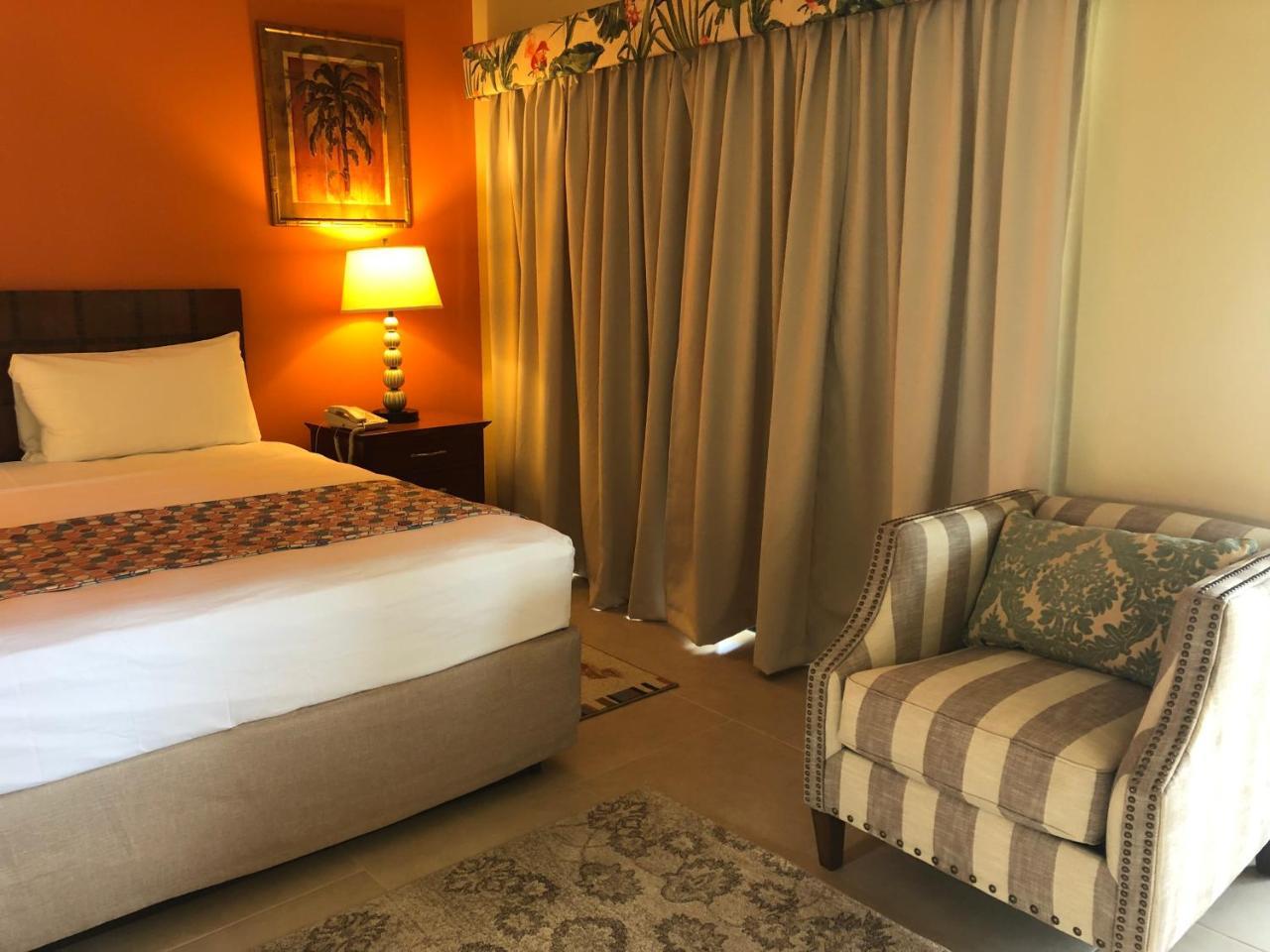 Carl'S Unique Inn & Conference Facilities Симпсън Бей Екстериор снимка