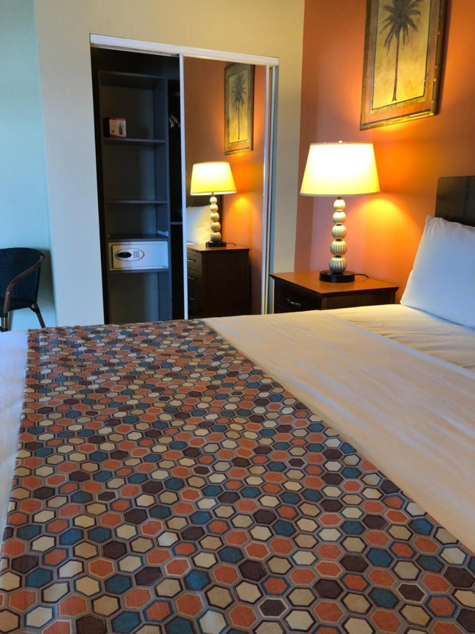 Carl'S Unique Inn & Conference Facilities Симпсън Бей Екстериор снимка